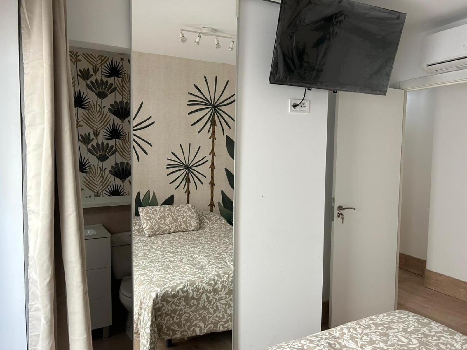 La Maison Del Mar Guest House Малага Екстериор снимка